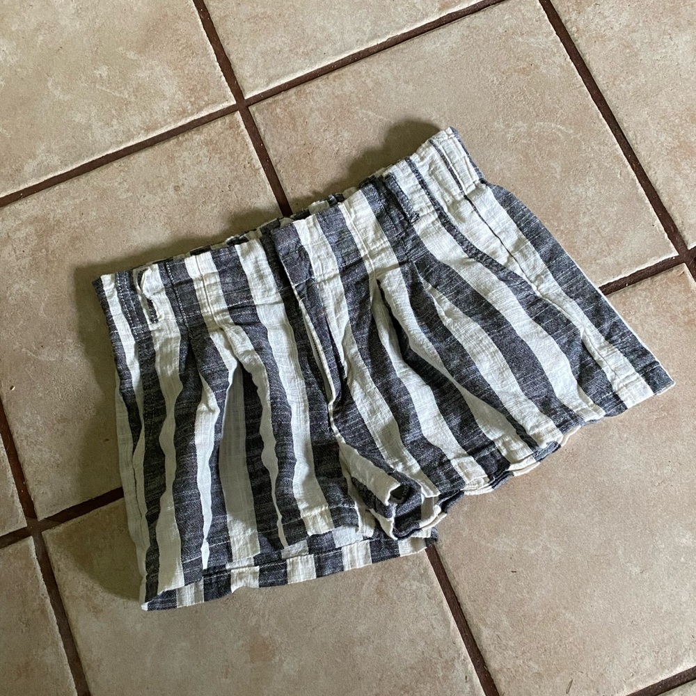 (A218)Woman’s Stripes Shorts Size Medium by Indigo Rising